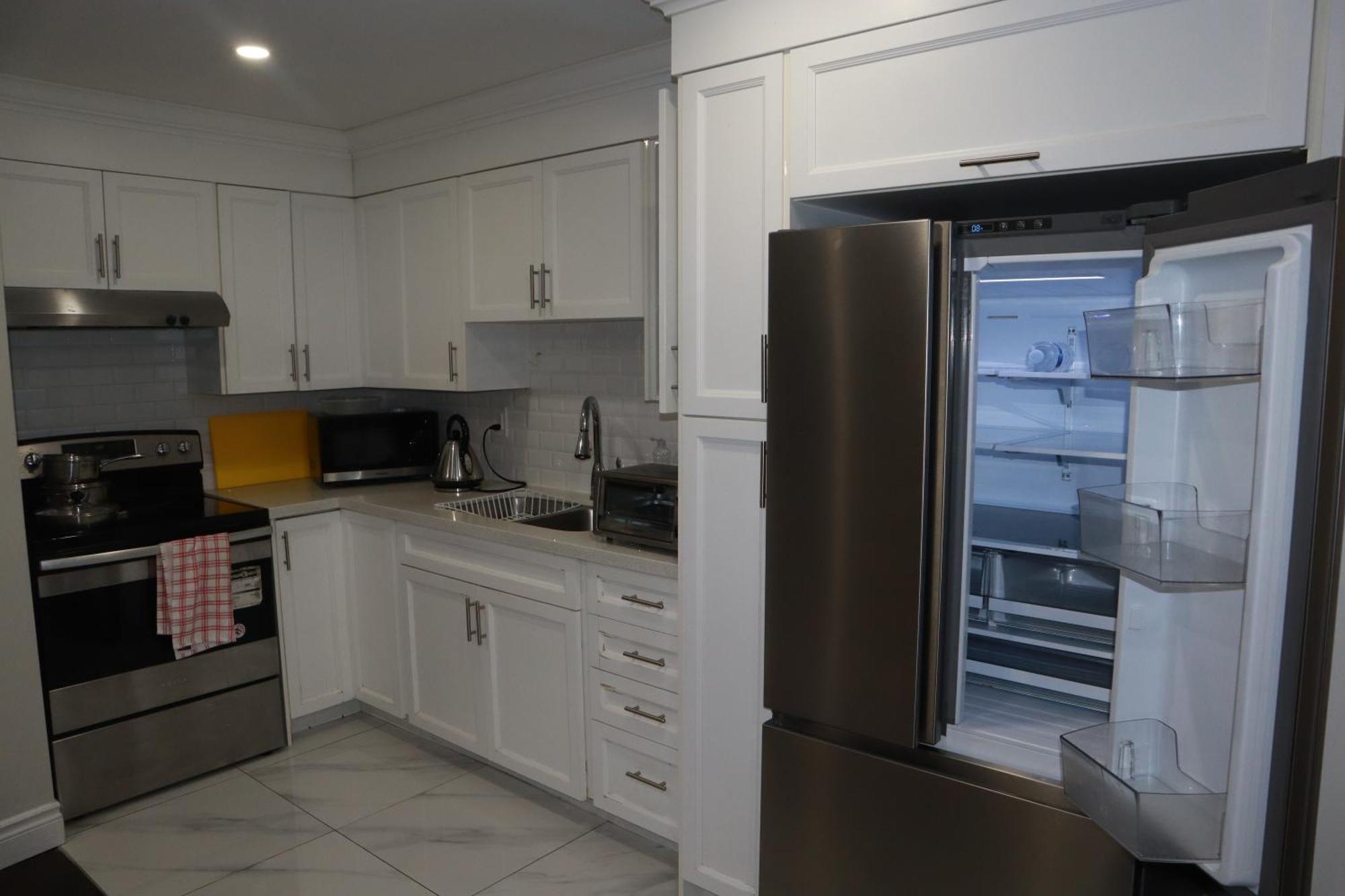 Stunning Furnished 2Bedroom/2Washroom Apartment Brampton Exterior photo